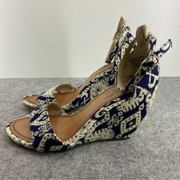 Seychelles Thyme Navy Print Ankle Strap Wedges Women’s Size 7 - Picture 2 of 11